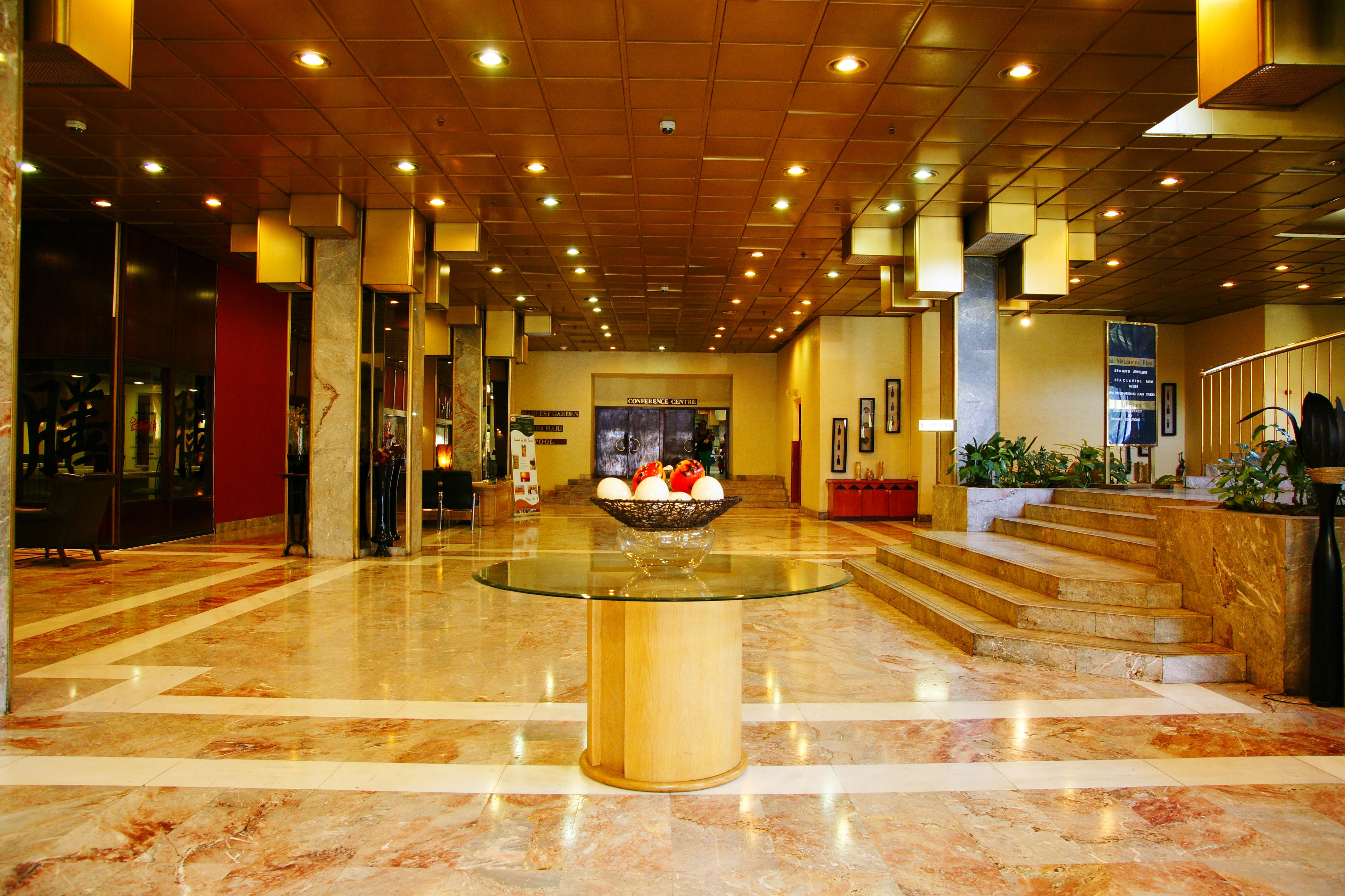 Rainbow Towers Hotel & Conference Centre Хараре Екстериор снимка