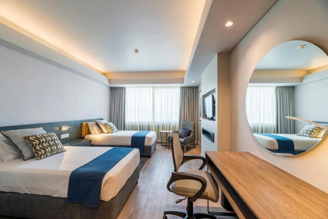 Rainbow Towers Hotel & Conference Centre Хараре Екстериор снимка